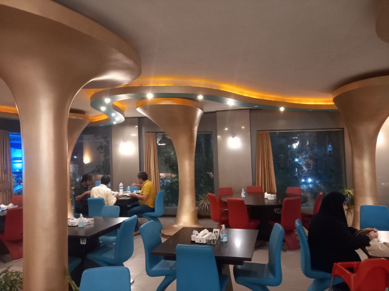 شكنجه و سلاخی بی رحمانه روباه ها  