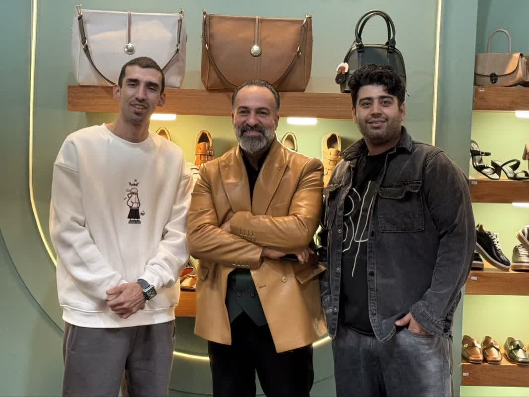 آدرس: استان قم، میدان ولیعصر خیابان شمس کوچه 7، پلاک 20 / تلفن : 09124529350 