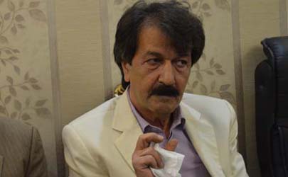 قهرمان سازی بعد از انقلاب ازسینما و تلویزیون ما حذف شد/متاسفانه برخی ها امروز به تهیه کنندگی به عنوان شغل سودآوری نگاه می کنند/ فقط شاهد لمپن بازی در جبهه نبودیم/دردفاع مقدس فضایی لطیف و انسانی همراه با غم و شادی بود