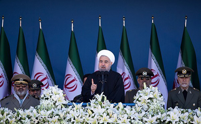 دشمن فکر نکند بین ملت ما شکافی وجود دارد/ در برابر تهدید ما هم تهدید می‌کنیم/ آنکه می‌گوید ما قدرت سخت نیاز نداریم ساده‌لوح است
