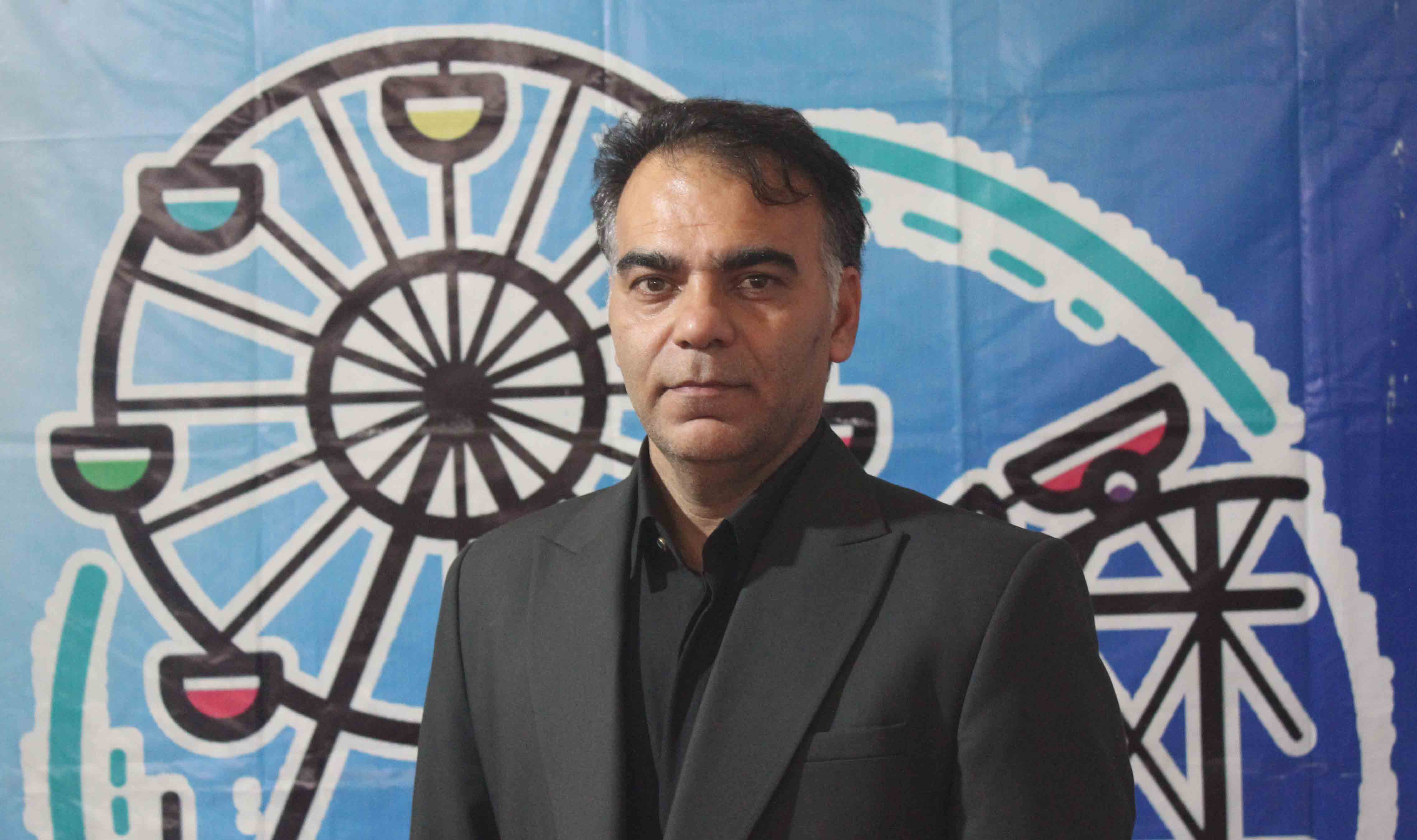 شهربازی سیاربرگزارکننده جشن‌ها وایونت‌های مختلف برای ارگان‌های دولتی و خصوصی است/ پکیج‌های ویژه بازی وسرگرمی برای بازنشسته‌ها و سالمندان ، بازی و سرگرمی‌های بومی محلی ، گردشگری و کارگاه های خلاقیت درشهربازی سیارراه اندازی شده اند  