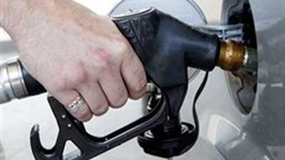 سهمیه بنزین مساوی به همه خانوارها داده می شود 