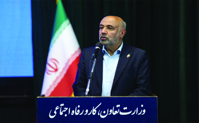  وزیر رفاه: در وزارت کار، کنار مردم و در سمت درست تاریخ ایستادیم / جنگ وقفه‌ای در ارائه خدمات اجتماعی ایجاد نکرد / جنگ تحمیلی اخیر می‌تواند نقطه عطفی در توسعه نظام تأمین اجتماعی شود 
