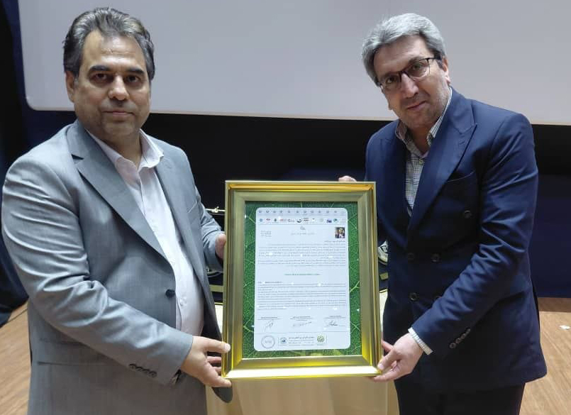 از دکترمجید آرین‌زادگان در مراسم رونمایی ازجوایز معتبر «امین‌الحساب زرین» و «دیوان‌دار زرین» تقدیرشد