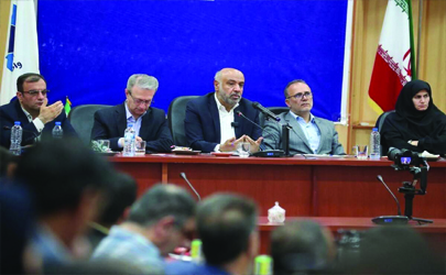  طرح جدید وزارت کار برای افزایش ایمنی و کاهش حوادث کار / تکمیل ساختمان درمانگاه ابهر تا پایان سال / مسکن کارگری در دستور کار وزارت تعاون