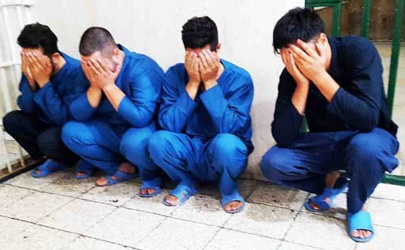 نقشه شیطانی 4 پسر برای دختر35 ساله + عکس