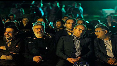 بازدید فرمانده نیروی دریایی سپاه از نمایشگاه امپراطور شرارتها در جشنواره آبی ترین وصال