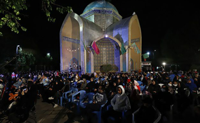 جشنواره لبخند دلها در دارالشهدای دانش آموزی میزبان شهروندان بود