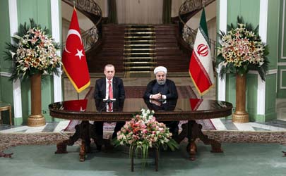 روحانی: ایران و ترکیه به عنوان دو کشور مسلمان، دوست و قدرتمند در منطقه، امروز لنگر ثبات در منطقه حساس خاورمیانه هستند/ از نظر ما تصمیمی که با نشستن بر سر میز مذاکره با موساد اتخاذ شده باشد، به هیچ وجه مشروع و مورد قبول نیست 