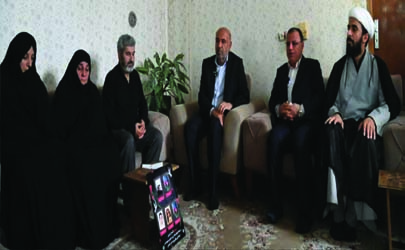 وزیر کار در دیدار با خانواده شهید در گنبد: ما مدیون شهیدان هستیم 