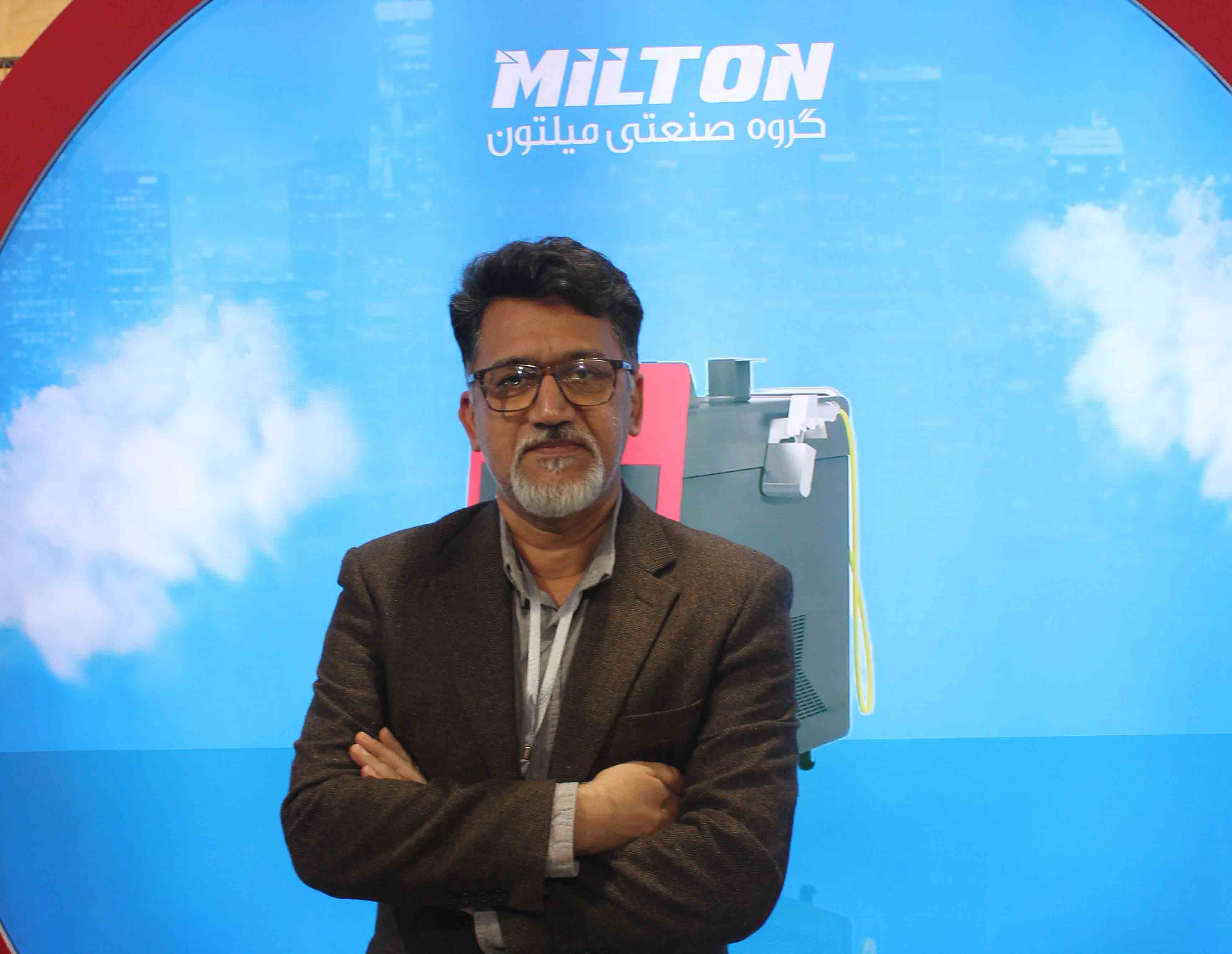 شرکت پویا لیزرتحت برندمیلتون یکی ازبزرگترین وقدرتمند ترین تولید کننده وارائه دهنده انواع دستگاه های لیزرمی باشد/محصولات میلتون 12 ماه گارانتی و 10 تا 15 سال خدمات پس از فروش دارند/ تمامی دستگاه‌ها بصورت کابین‌دارومحافظت شده تولید می‌شود  