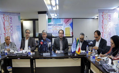 نمایشگاه کتاب محلی برای تبلیغات انتخاباتی و معرفی نامزدها و قطب‌های ستادهای انتخاباتی نیست/ شهر آفتاب با رویکرد نمایشگاهی افق آینده را برای صنعت نشر روشن‌تر می کند/ اصلاح و بازبینی نظام پرداخت‌های حمایتی ارشاد در نمایشگاه بین المللی کتاب را آغاز کرده