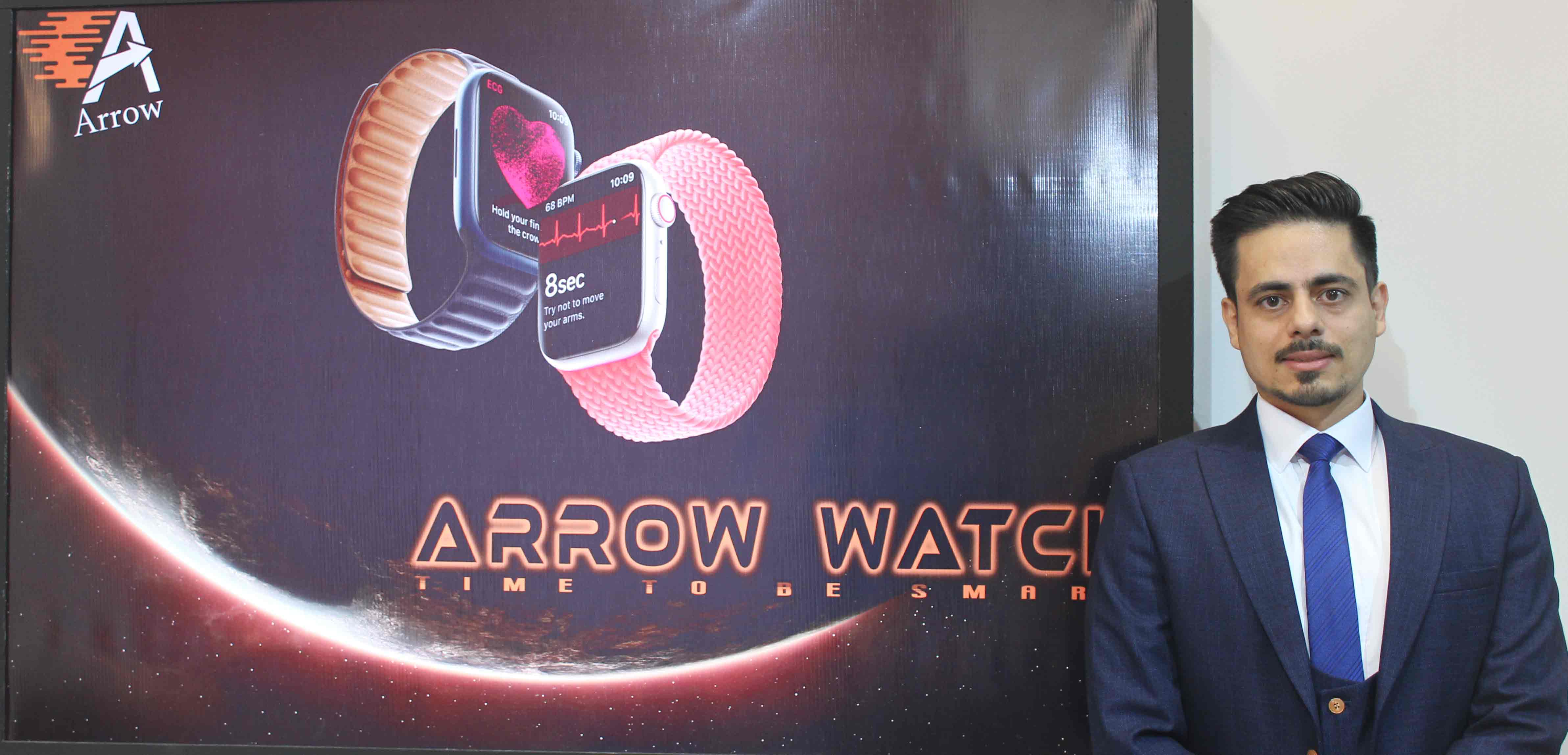 Arrowwatch اولین ارائه کننده ساعت‌های هوشمند با گارانتی،پشتیبانی کلیه قطعات وخدمات کامل درایران است/ با ساعت‌های هوشمند روزانه می توان ازمیزان مصرف کالری، ضربان قلب، فشار خون و مسافت طی شده آگاه شد/ توانایی صحبت کردن با ساعت هوشمند بجای موبایل