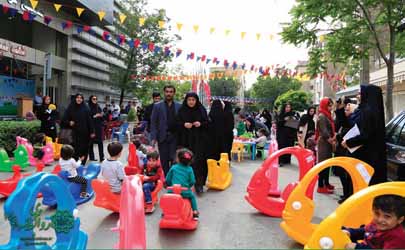 سومین جشنواره خیابان در دست بچه ها به همراه جشن بزرگ انتظار در منطقه 10 برگزار شد
