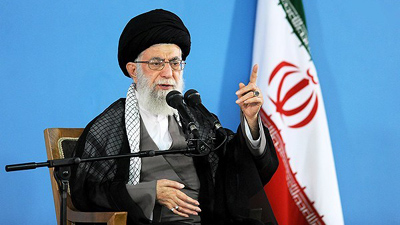مذاکره با آمریکا ممنوع است/ عده‌ای با سهل‌اندیشی مذاکره با شیطان بزرگ را توجیه می‌کنند/ تلاش دشمن برای تغییر محاسبات مسئولان و افکار مردم