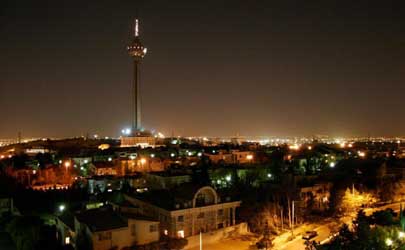 برج میلاد تهران به کمپین «آری به تولید ملی» پیوست