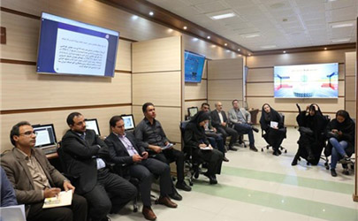 بازدید جمعی از خبرنگاران رسانه های جمعی از نمایشگاه دستاوردهای طرح جامع مالیاتی