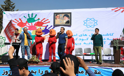 بیش از 1000 کودک کار در سرخه حصار نهال امید کاشتند