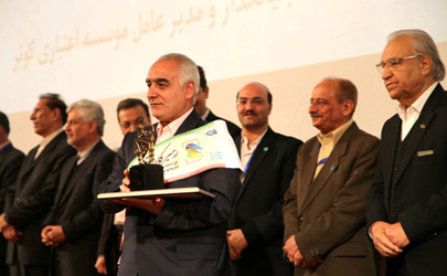 تجلیل از دکتر رضایی به عنوان رهبر کارآفرین اقتصادی و اجتماعی 