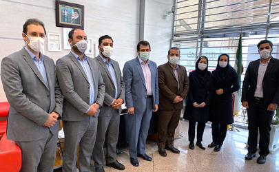 بازدید سرزده عضو هیئت مدیره بانک دی از شعبه شهید مطهری