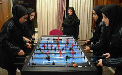 بانوان محله های مرکزی شهر تهران قهرمان مسابقات فوتبالدستی شدند