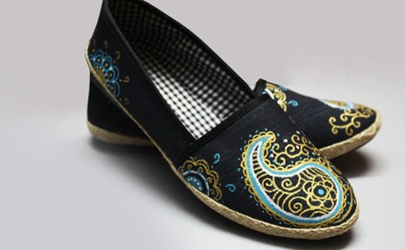 تولیدکنندگان تقلید از نمونه های خارجی را به طراحی کفش ترجیح می‌دهند