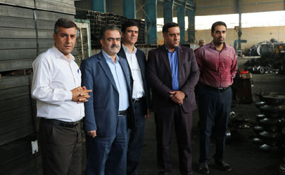 بازدید مدیراستانی بانک ایران زمین از کارخانه پروفیل فولاد آپادانا