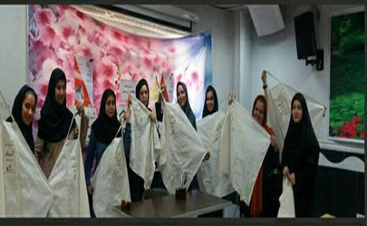 آموزش دوخت کیسه های پارچه ای به شهروندان منطقه 19 در راستای ترویج نه به کیسه های پلاستیکی