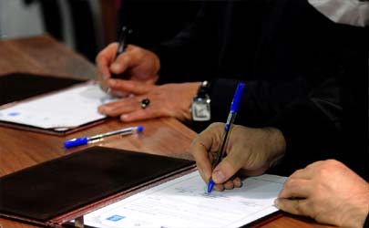بزرگترین قراردادهای نفتی یک دهه اخیر صنعت نفت ایران امضا می‌شوند