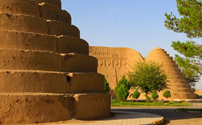 کارگروه اشتغال و سرمایه‌گذاری شهرستان سیرجان با حضور رئیس هیئت مدیره و مدیرعامل بانک توسعه تعاون برگزار شد