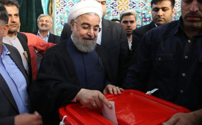 حسن روحانی رای خود را به صندوق انداخت /هر کسی که انتخاب می شود باید از فردا با وحدت، همدلی و نشاط و شادی به او کمک کنیم 