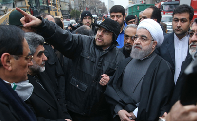 رئیس جمهوری پس از حضور در محل حادثه ساختمان پلاسکو: در مقابل فداکاری امدادگران و آتش نشانان باید سر تعظیم فرود آوریم/ بیمه ها سریع به بیمه شدگان کمک کنند