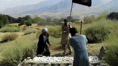 داعش قبر افغان ها را ویران کرد+ تصاویر