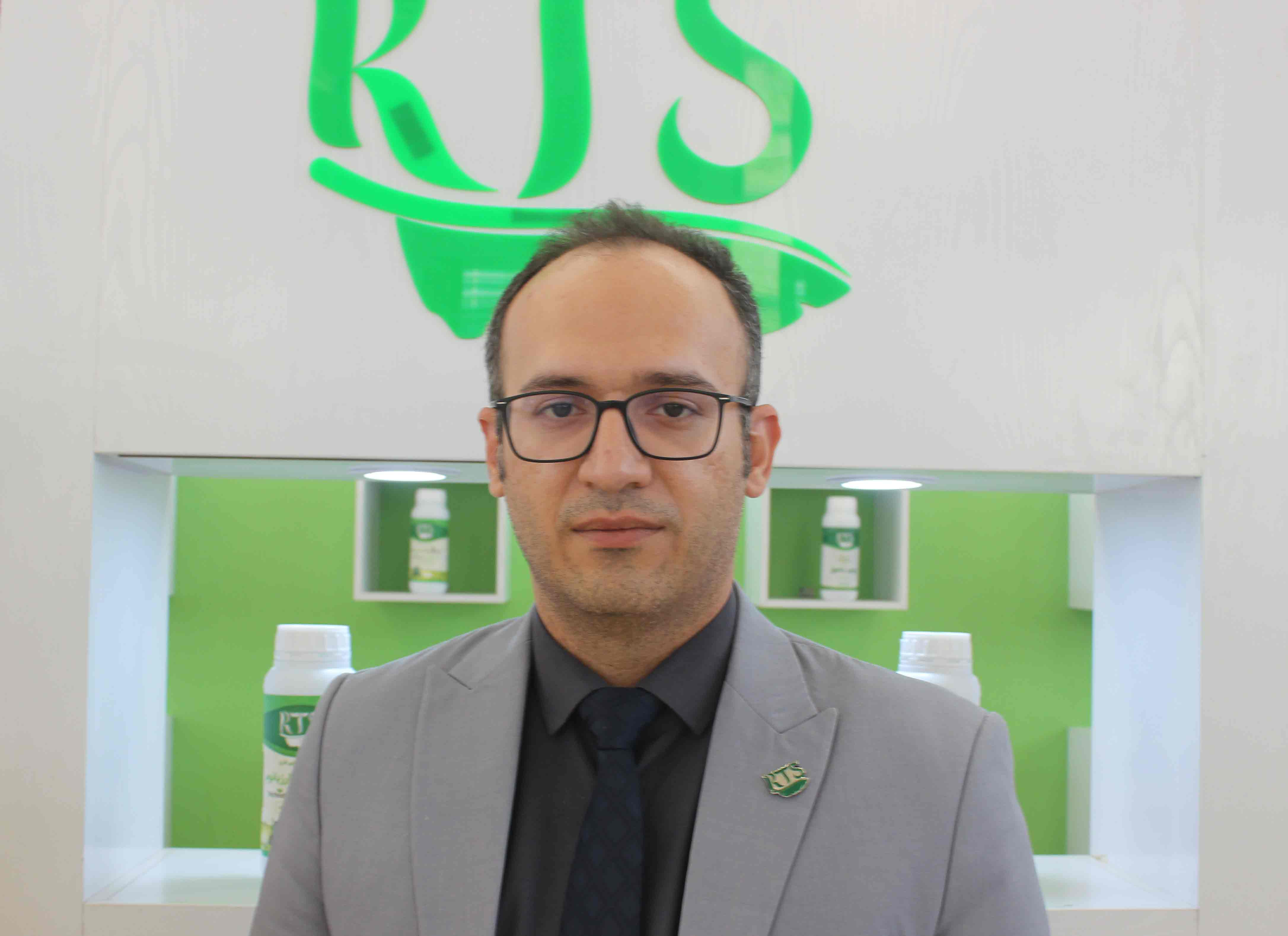 رویان تیسان سبز تولیدکننده اولین و تنها قارچ کش بیولوژیک با فرمولاسیون باکتریایی با نام تجای پارس باسیل می باشد/   شرکت دانش بنیان رویان تیسان سبزدر زمینه تولید کود و آفت‌کش‌های زیستی با هدف تامین امنیت غذایی فعالیت می‌کند 