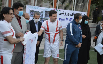 دیدار دوستانه پیشکسوتان استقلال و پرسپولیس با کودکان‌ کار