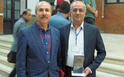 تندیس ویژه کنفرانس ملی مهندسی سازه به یکی از کارکنان شرکت ملی پخش اهدا شد