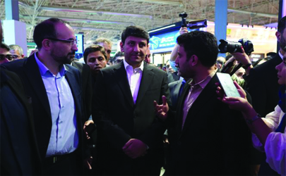 وزیر ارتباطات از غرفه رایتل در نمایشگاه الکامپ ۱۴۰۴ بازدید کرد