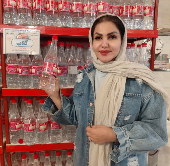 مجتمع گلابگیری عمه لیلا عرضه کننده انواع گلاب ،عرقیات سنتی گیاهان و ادویه جات نمونه   