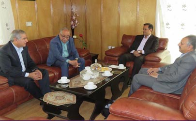 دیدار مدیران استانی بانک ایران زمین با همتی در قشم