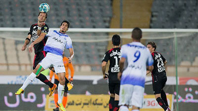 پرسپولیس ٢ بر 0 ملوان را شکست داد/ طلسم نبردن درآزادی برای سرخ پوشان شکست