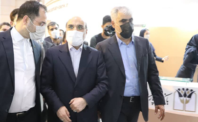 بازدید مدیرعامل گروه صنایع پتروشیمی خلیج فارس از غرفه بانک پارسیان