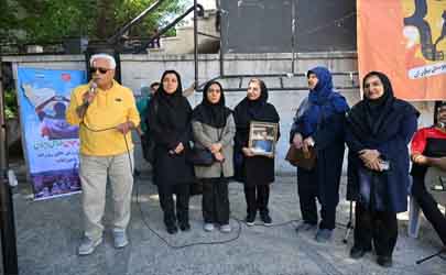نواختن زنگ تحرک به یاد حماسه‌سازان خرمشهر در بوستان نیاوران 