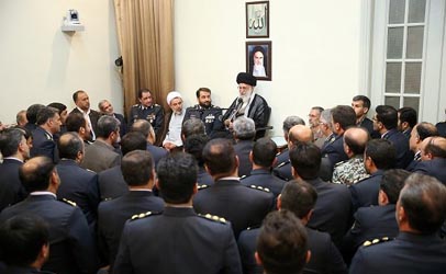 رهبر انقلاب: دشمن باید بفهمد اگر تهاجم کند ضربه محکمی خواهد خورد/ مسئله دشمنی با ملت ایران و نظام اسلامی فراتر از برخی دشمنی‌های رایج در دنیا است 