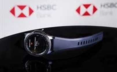 رونمایی بانک HSBC از ساعت هوشمند در شعب اصلی