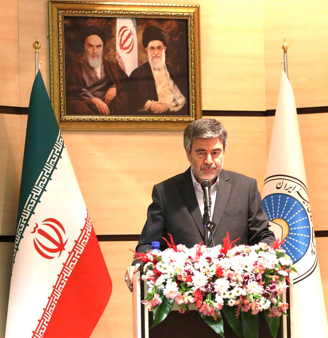 علی جباری در مراسم گرامیداشت هفته دفاع مقدس تأکید کرد؛ از جبهه‌های نبرد تا سنگر اعتماد ملی؛ روایت ایستادگی بیمه ایران در دفاع مقدس 