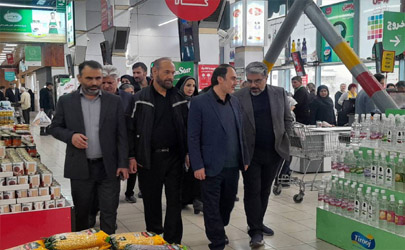  تقدیر مهدی پیرهادی از «مجاهدت در خدمات‌رسانی» کارکنان شهروند / رضایت شهروندان از تنوع کالایی و طرح‌های حمایتی در بازدید عضو شورای شهر 