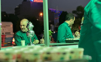 برپایی چایخانه امام رضا(ع) در میدان صنعت