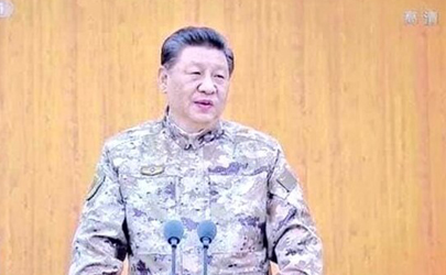 رئیس‌جمهوری چین در لباس نظامی به آمریکا درباره تایوان هشدار داد