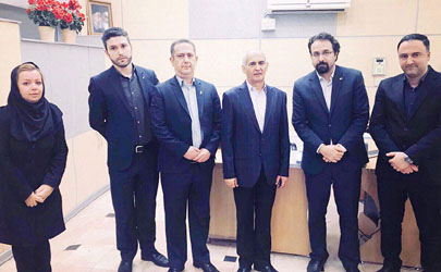 بازدید سرزده مدیرعامل بانک سرمایه از شعبه آذرمینا