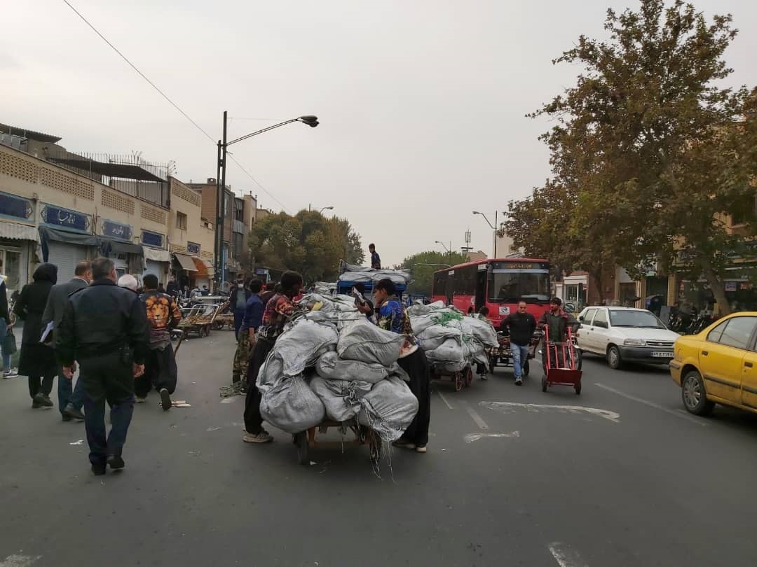 محدودیت تخلیه و بارگیری در محور خیابان خیام به منظور کاهش بار ترافیک در محدوده بازار تهران